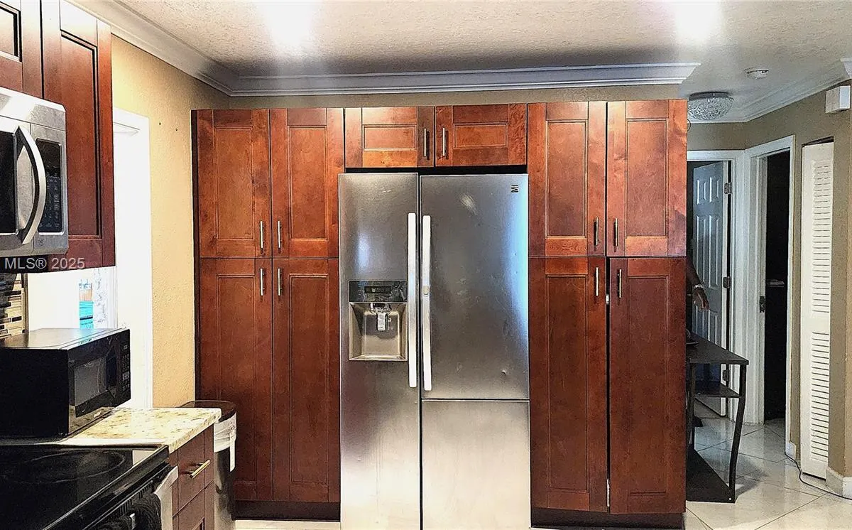 7707 SW 8th St, North Lauderdale FL 33068