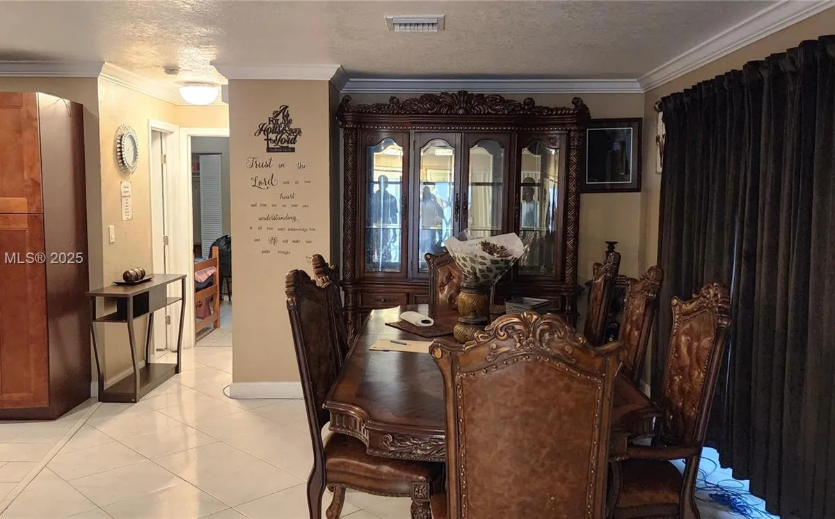 7707 SW 8th St, North Lauderdale FL 33068