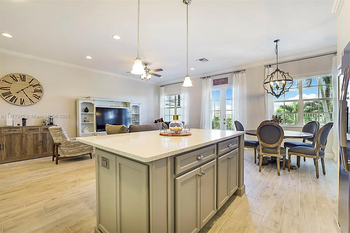 140 Ocean Breeze Dr, Juno Beach FL 33408