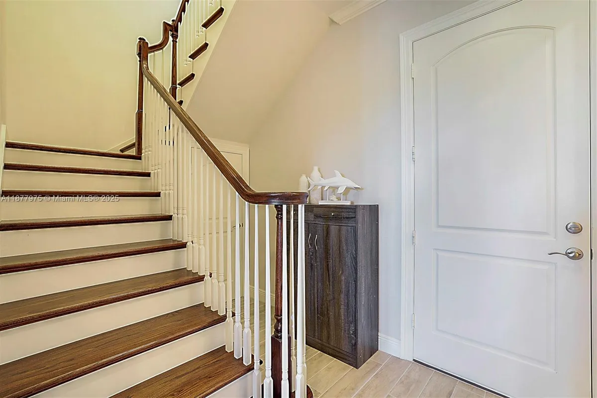 140 Ocean Breeze Dr, Juno Beach FL 33408