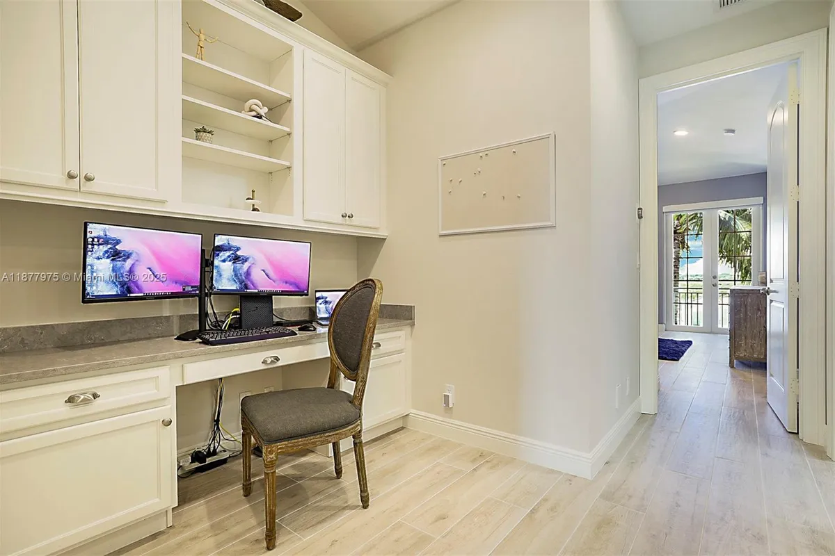 140 Ocean Breeze Dr, Juno Beach FL 33408