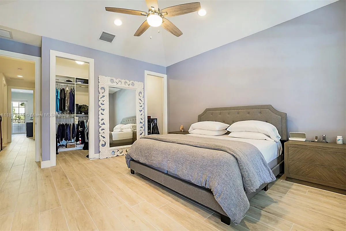 140 Ocean Breeze Dr, Juno Beach FL 33408