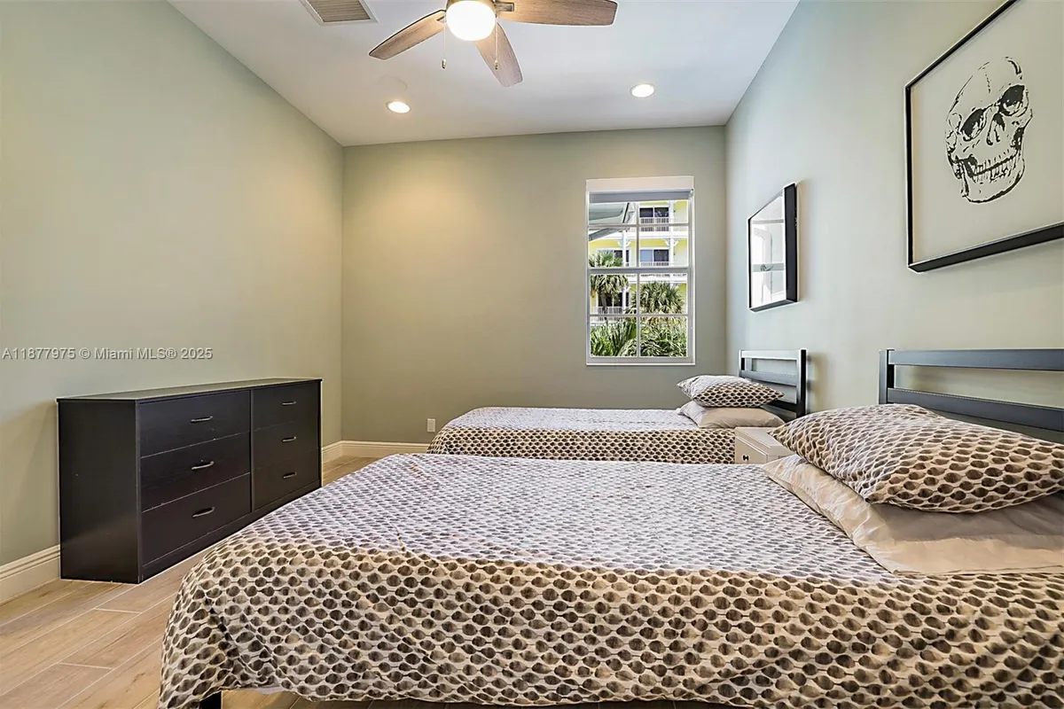 140 Ocean Breeze Dr, Juno Beach FL 33408