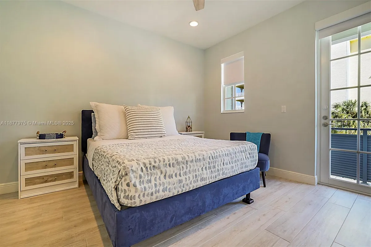 140 Ocean Breeze Dr, Juno Beach FL 33408