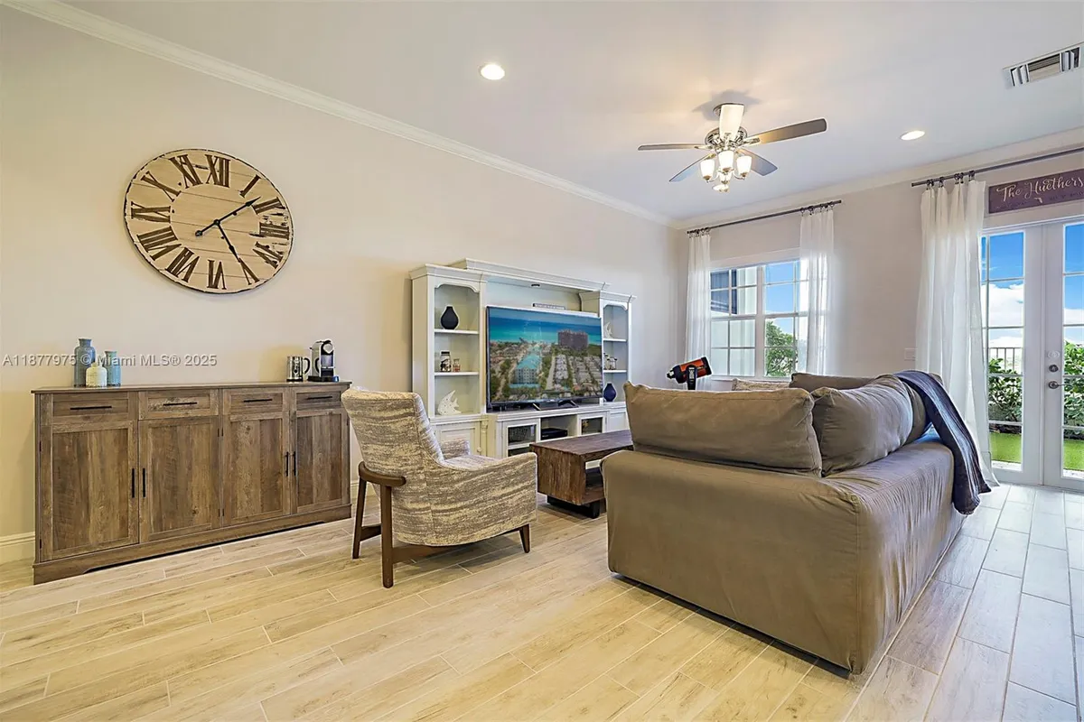 140 Ocean Breeze Dr, Juno Beach FL 33408