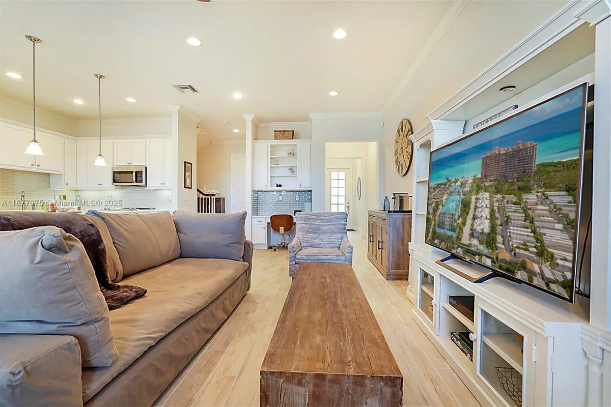 140 Ocean Breeze Dr, Juno Beach FL 33408