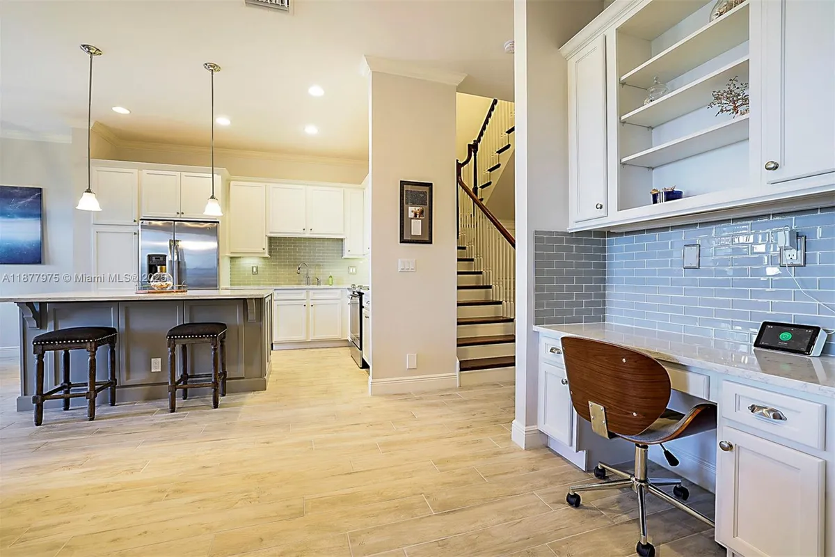 140 Ocean Breeze Dr, Juno Beach FL 33408