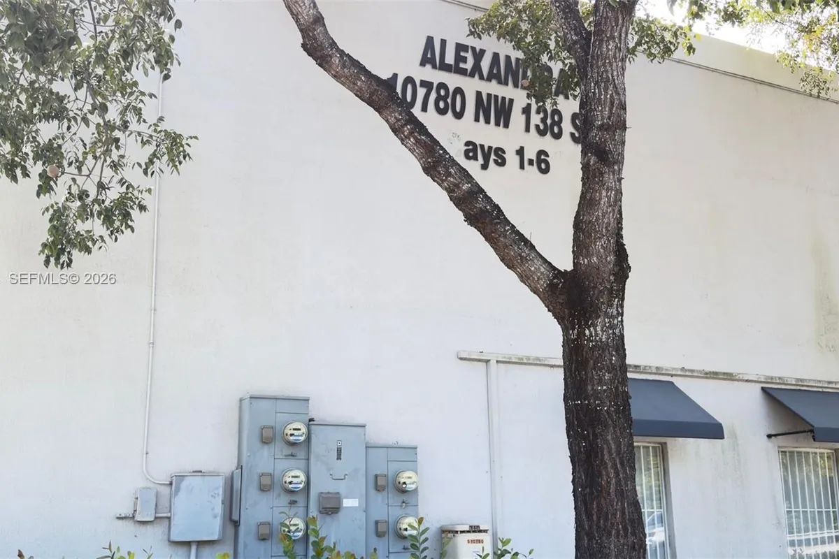 10780 NW 138th St # D3, Hialeah Gardens FL 33018