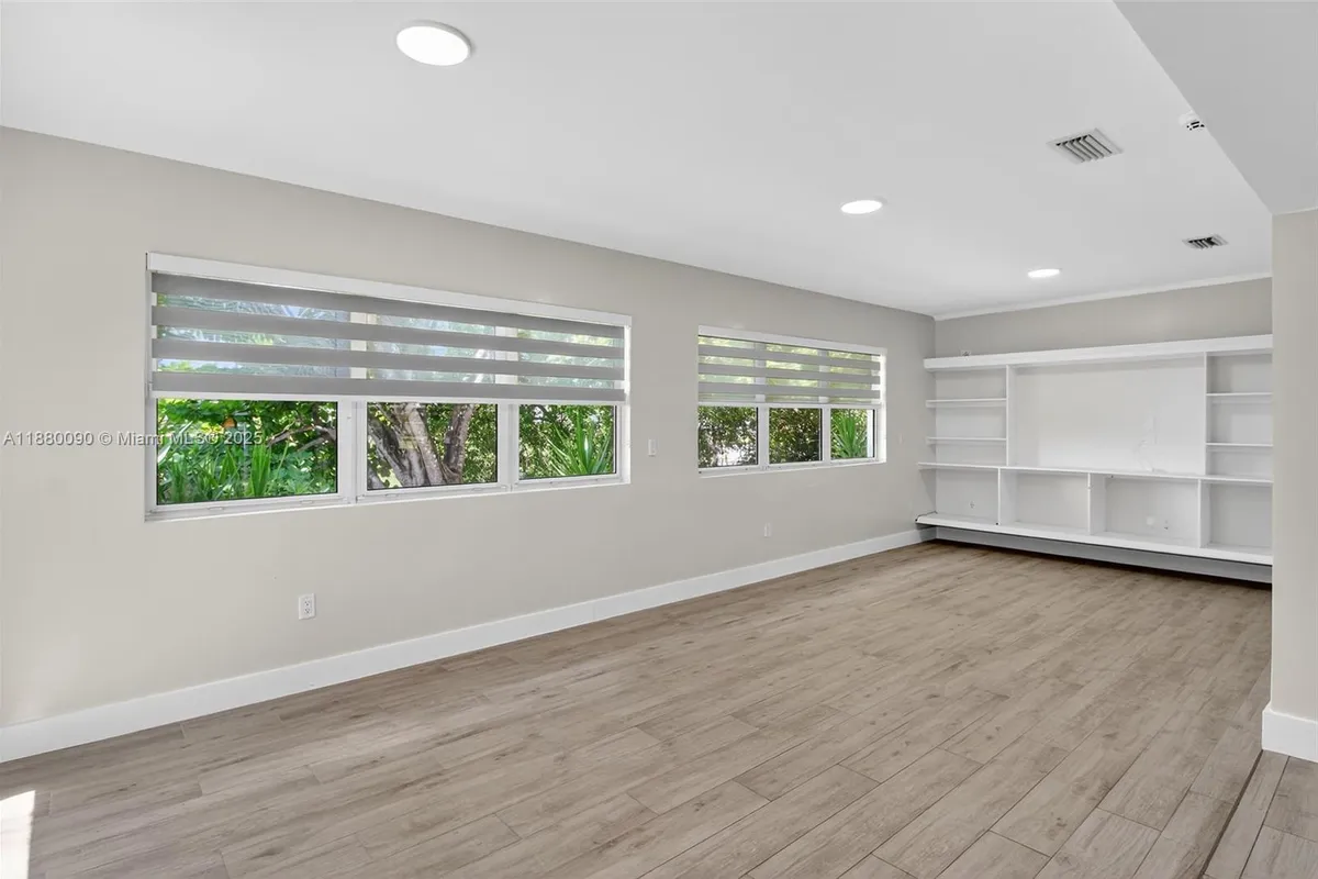 6090 SW 63rd Ave, South Miami FL 33143