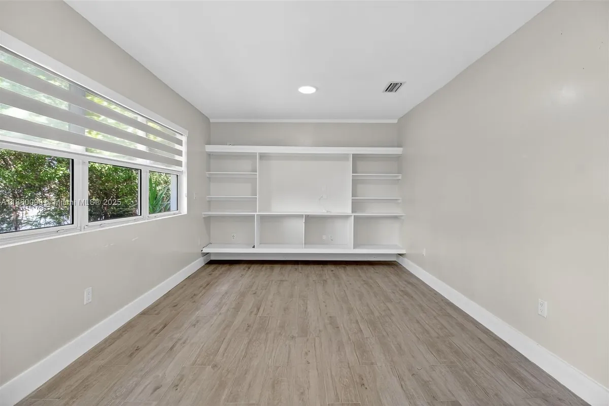 6090 SW 63rd Ave, South Miami FL 33143