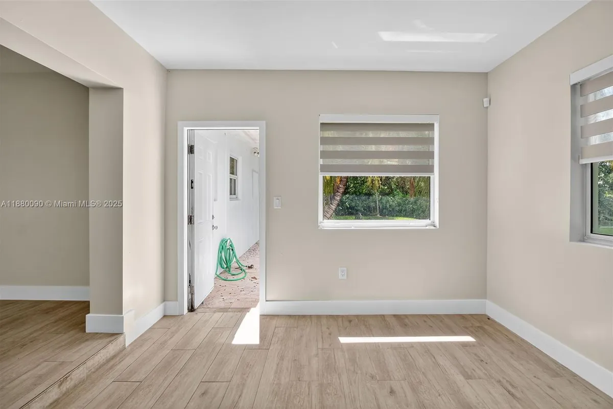 6090 SW 63rd Ave, South Miami FL 33143