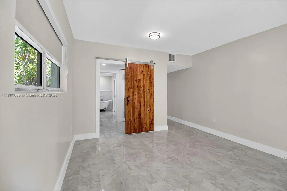 6090 SW 63rd Ave, South Miami FL 33143