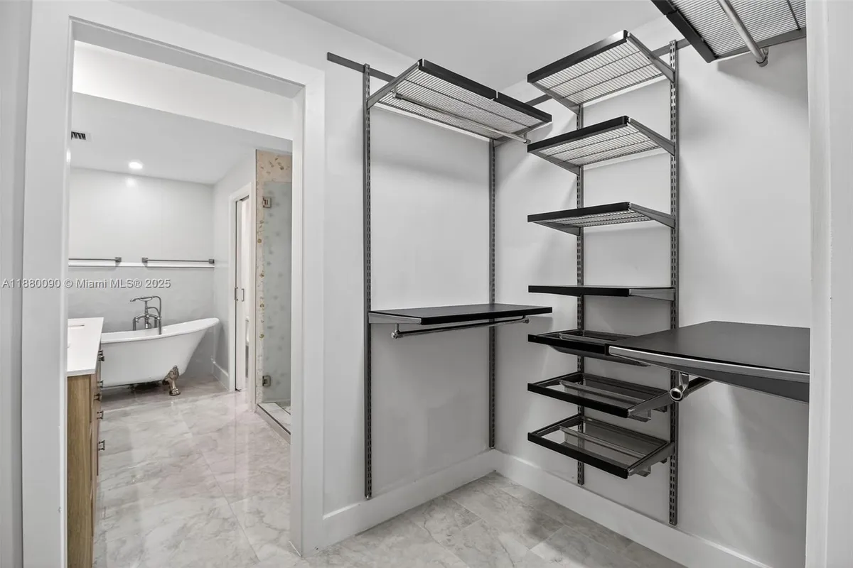 6090 SW 63rd Ave, South Miami FL 33143