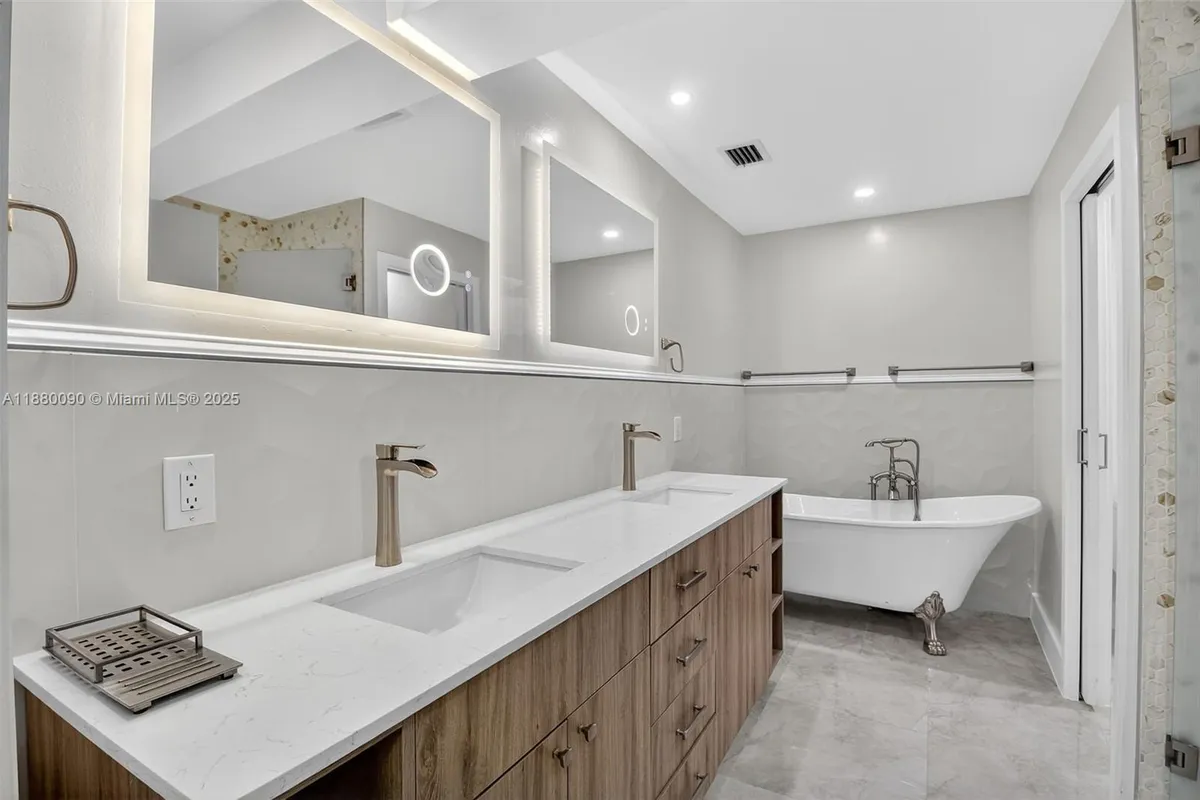 6090 SW 63rd Ave, South Miami FL 33143