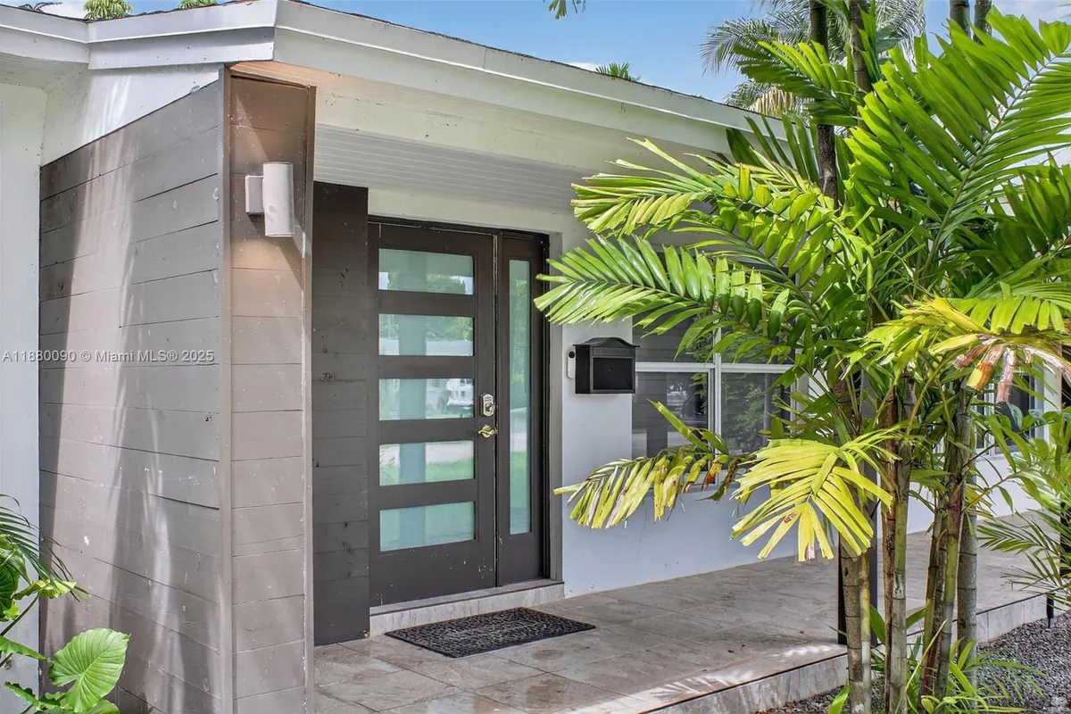 6090 SW 63rd Ave, South Miami FL 33143