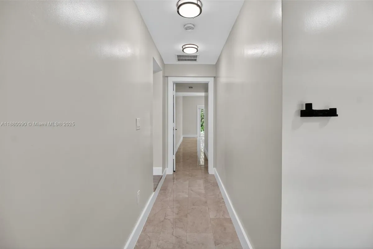 6090 SW 63rd Ave, South Miami FL 33143