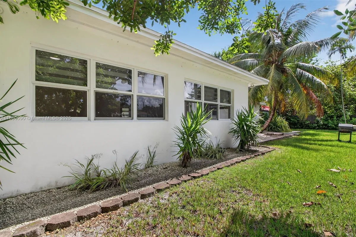 6090 SW 63rd Ave, South Miami FL 33143