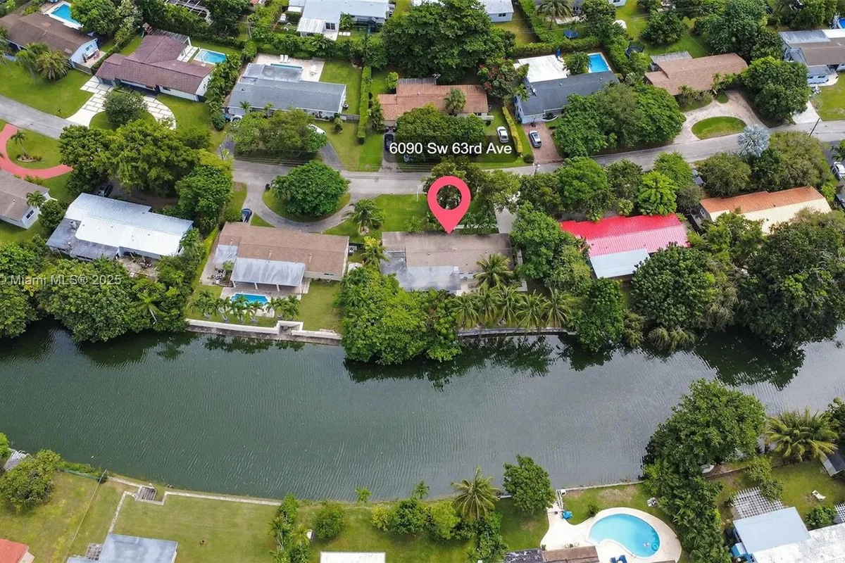 6090 SW 63rd Ave, South Miami FL 33143