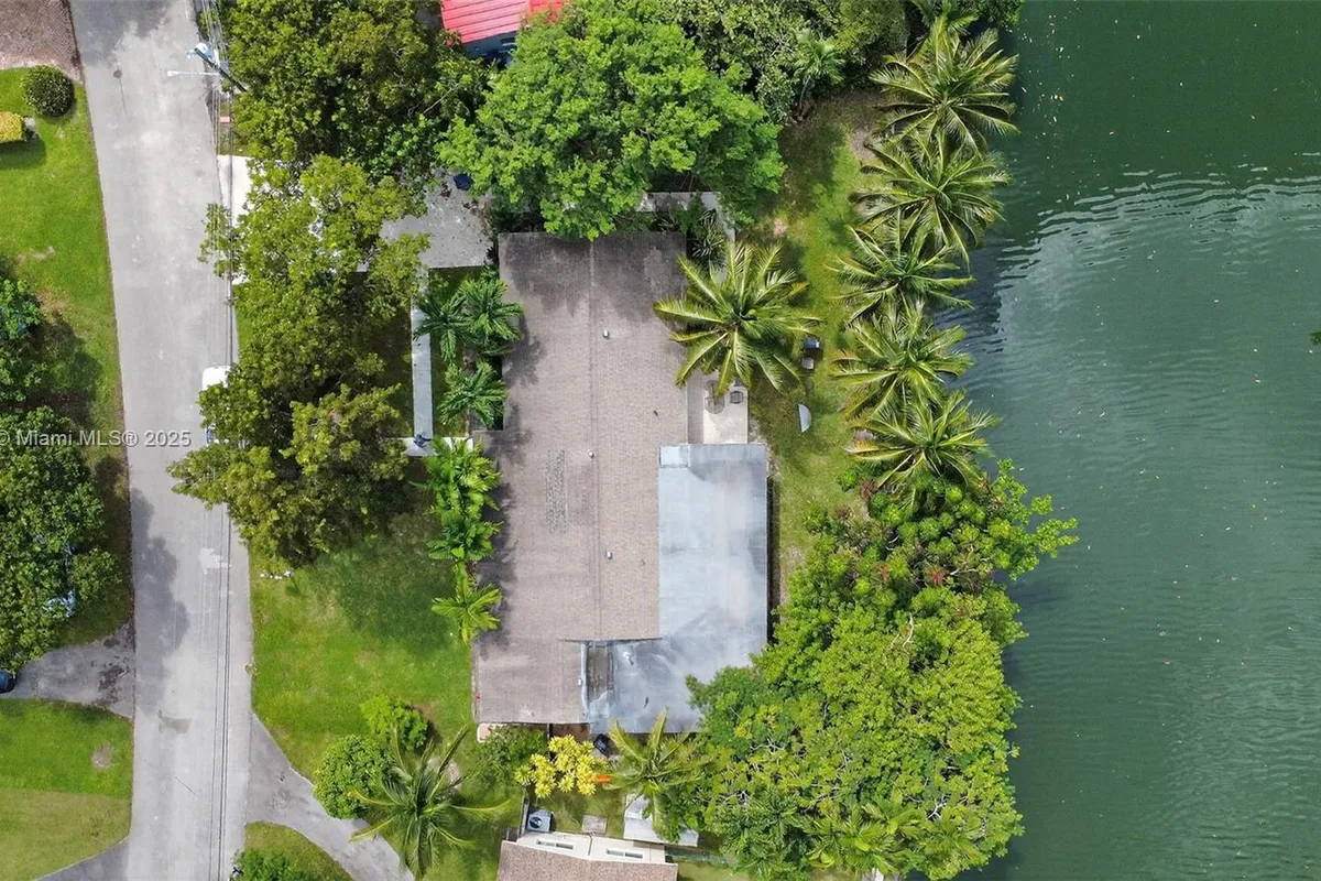 6090 SW 63rd Ave, South Miami FL 33143