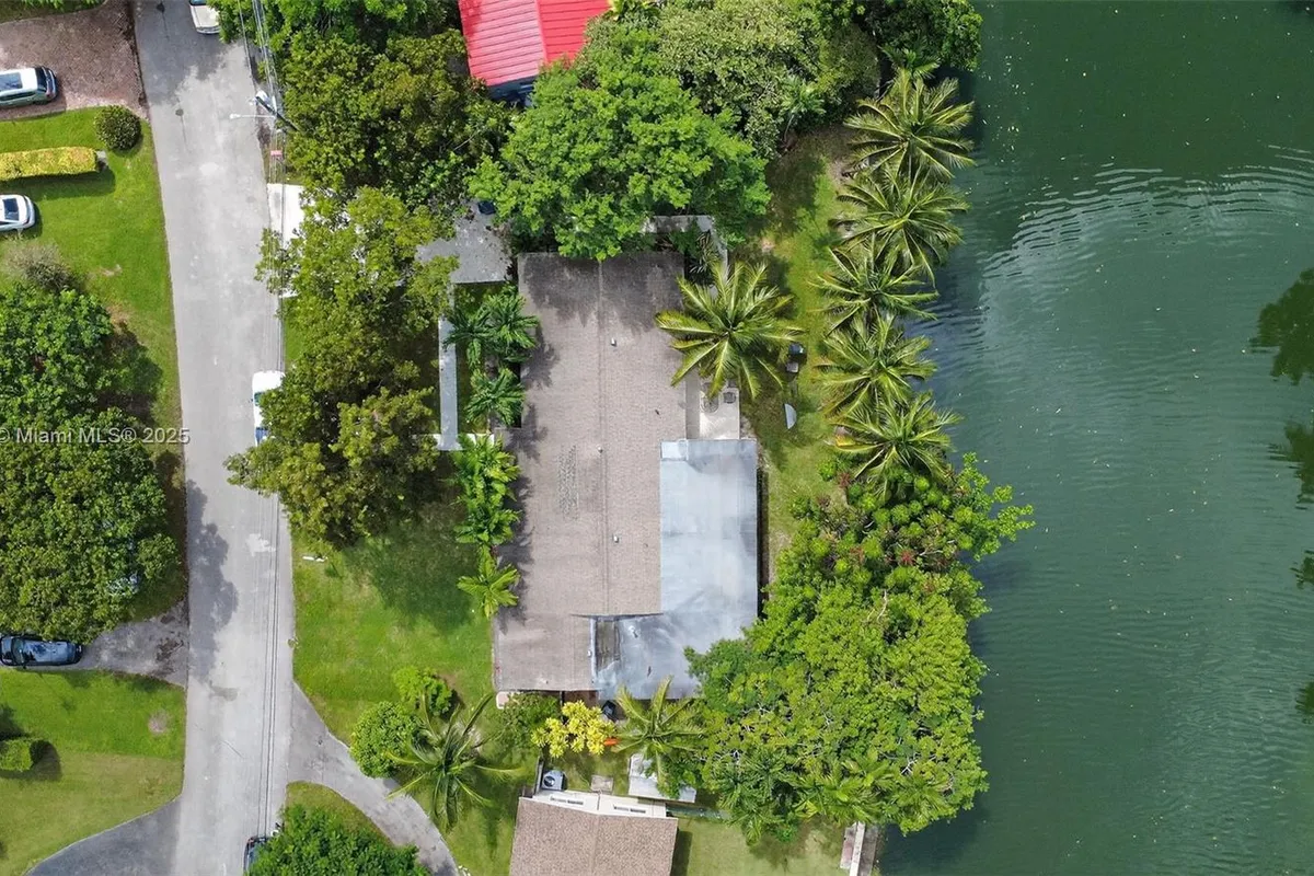 6090 SW 63rd Ave, South Miami FL 33143