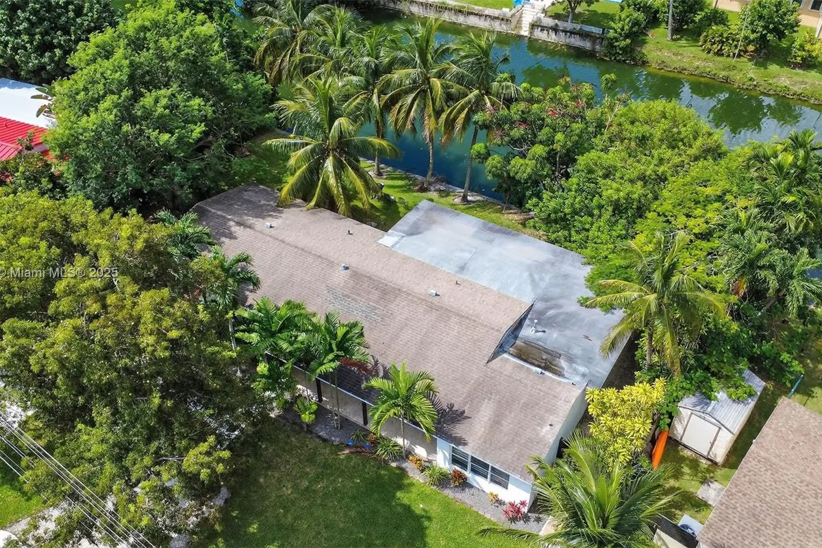 6090 SW 63rd Ave, South Miami FL 33143