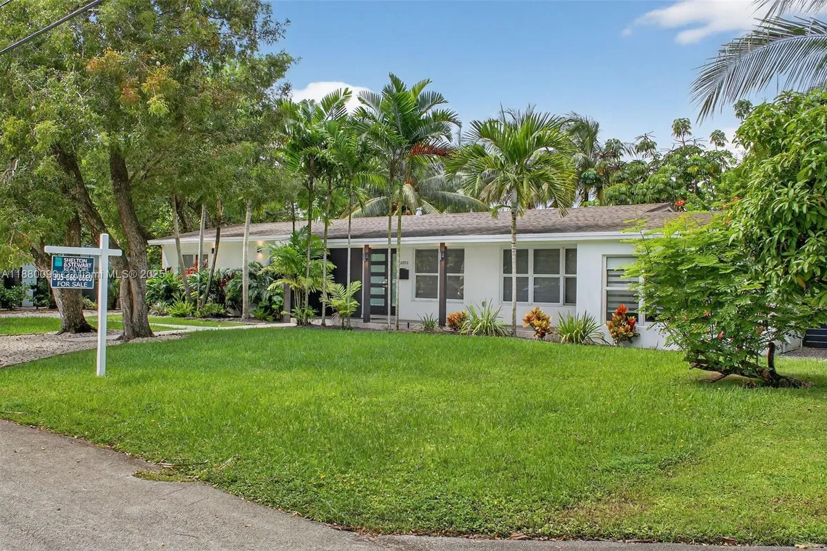 6090 SW 63rd Ave, South Miami FL 33143