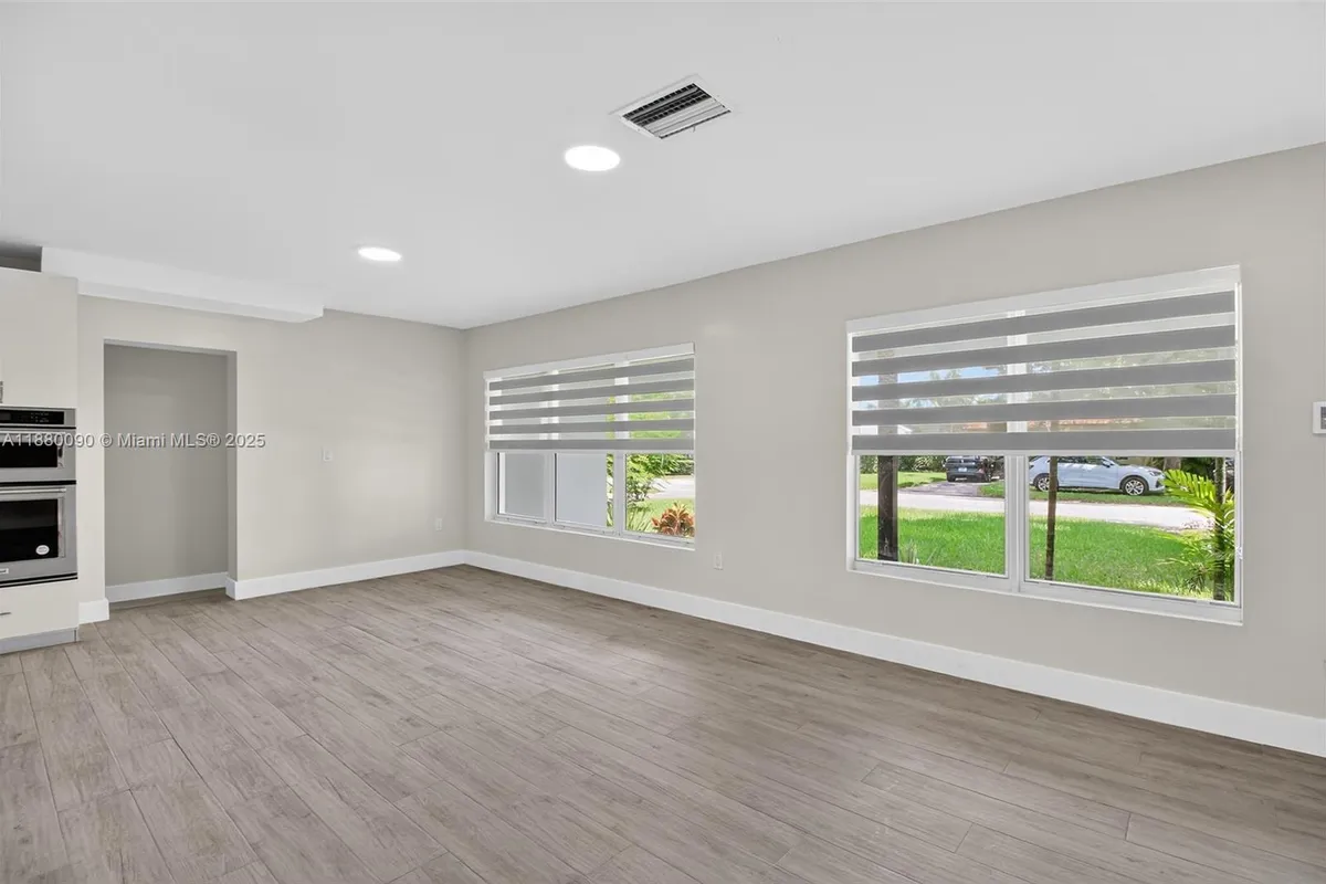 6090 SW 63rd Ave, South Miami FL 33143