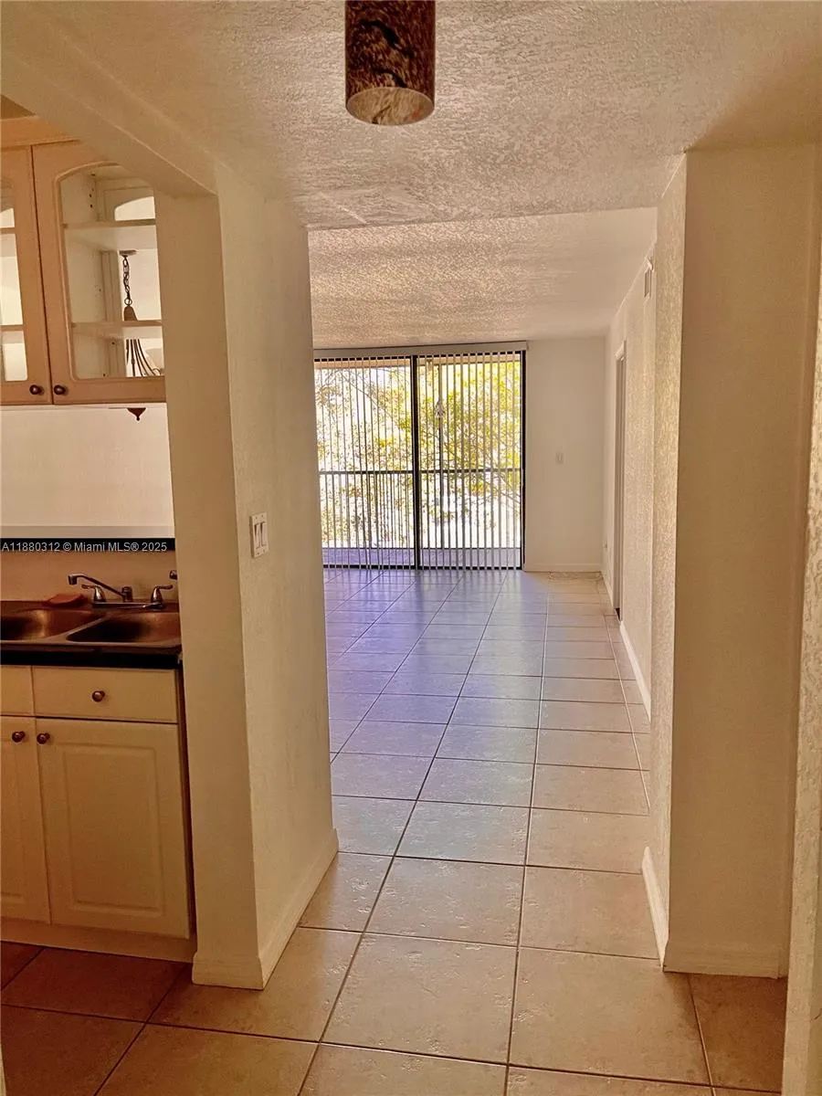 6800 Cypress Rd # 408, Plantation FL 33317