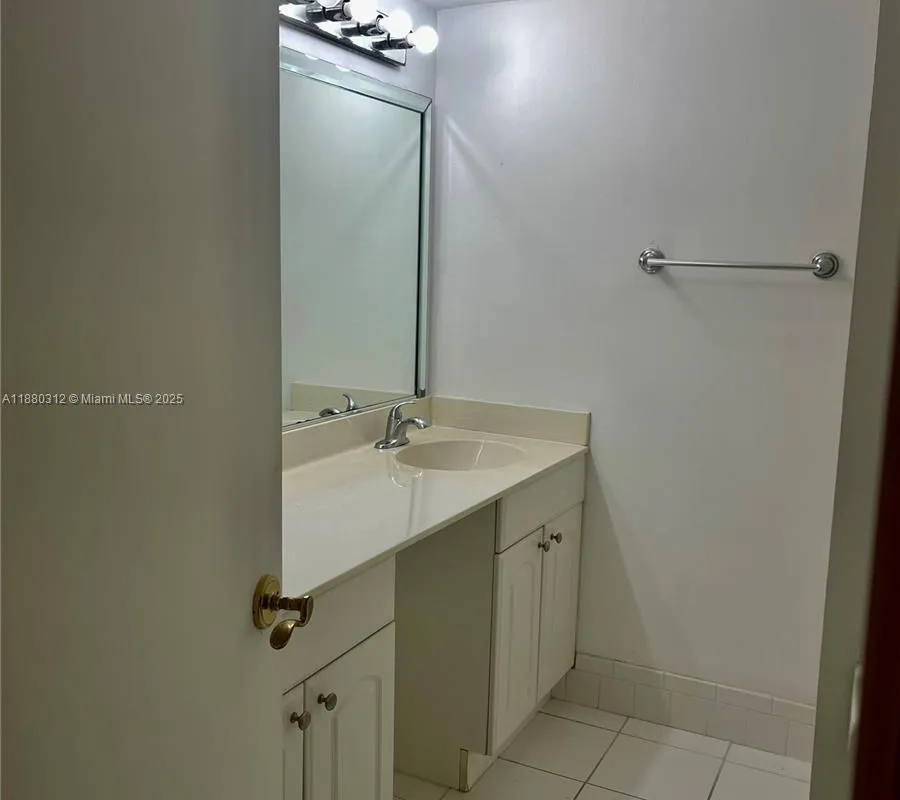 6800 Cypress Rd # 408, Plantation FL 33317