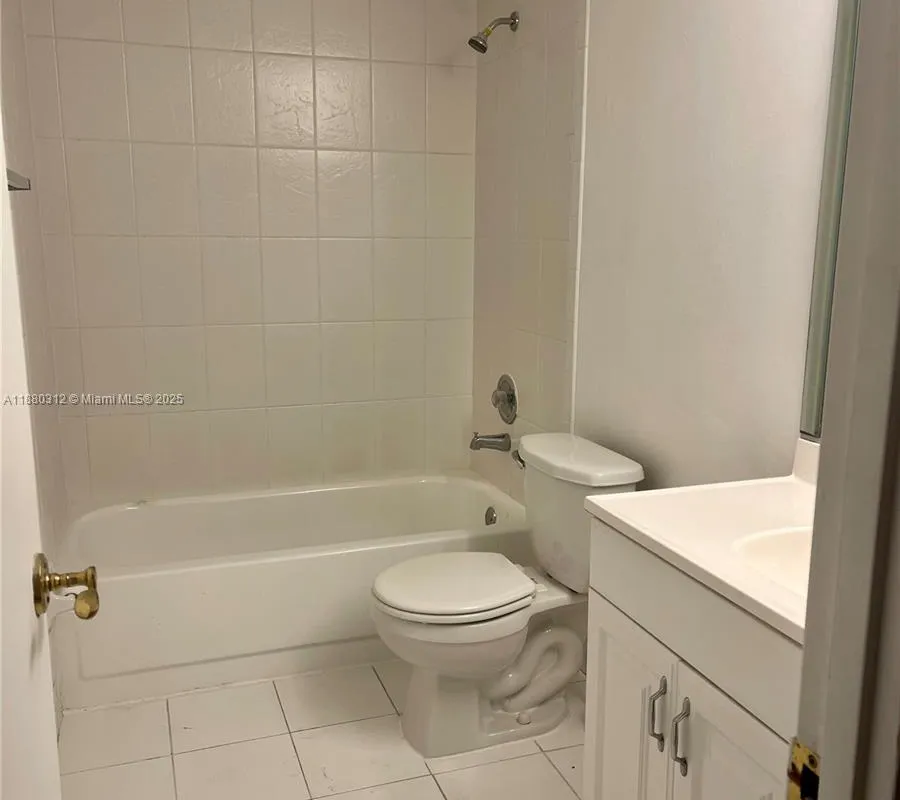 6800 Cypress Rd # 408, Plantation FL 33317