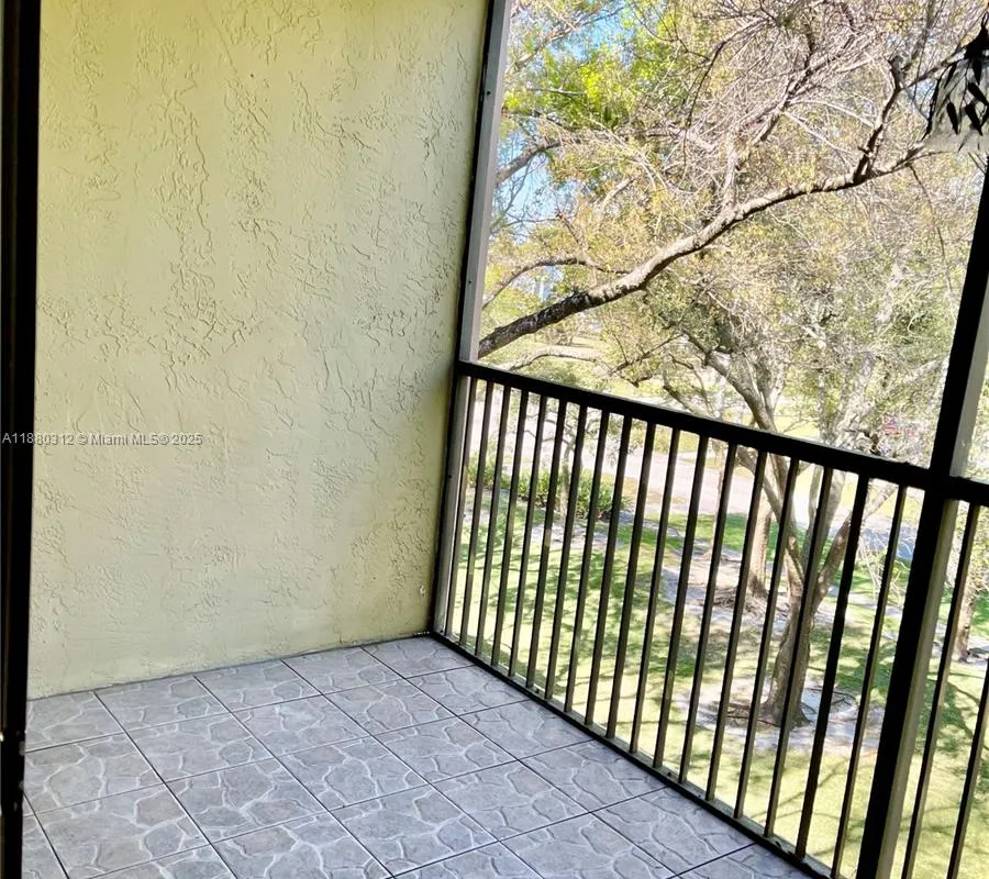 6800 Cypress Rd # 408, Plantation FL 33317