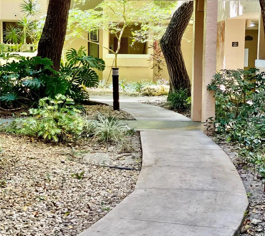 6800 Cypress Rd # 408, Plantation FL 33317