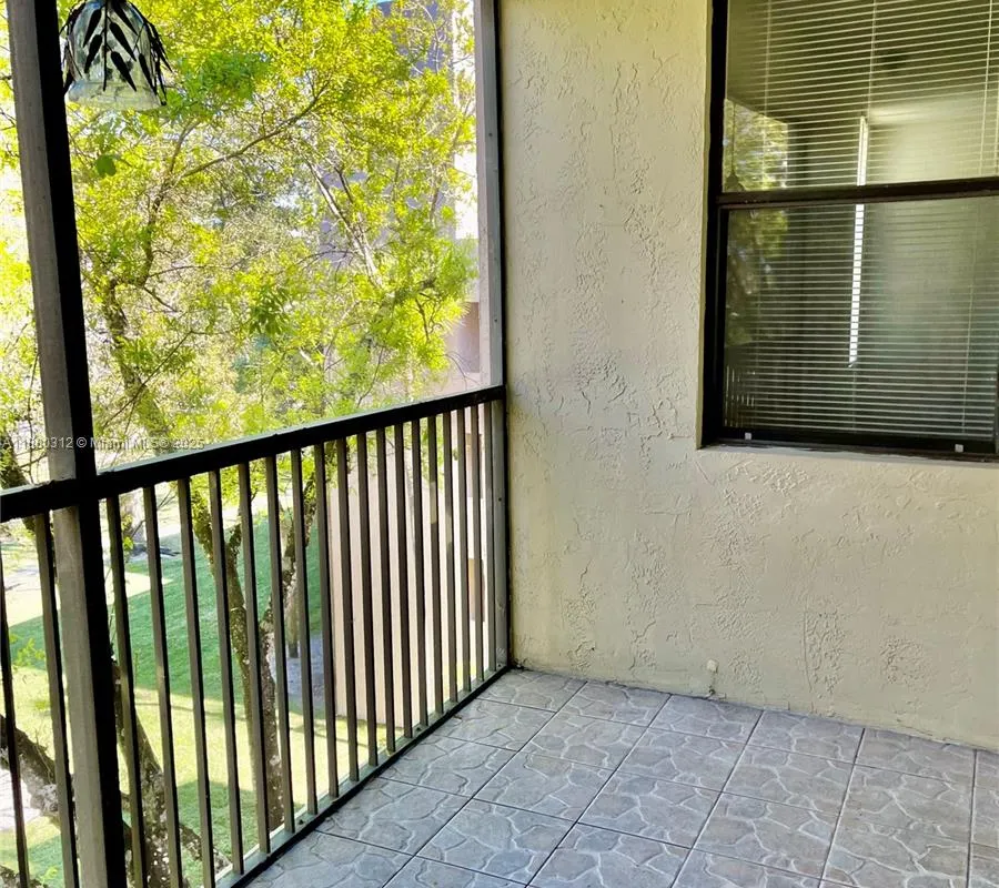 6800 Cypress Rd # 408, Plantation FL 33317