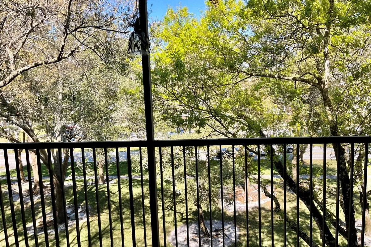 6800 Cypress Rd # 408, Plantation FL 33317