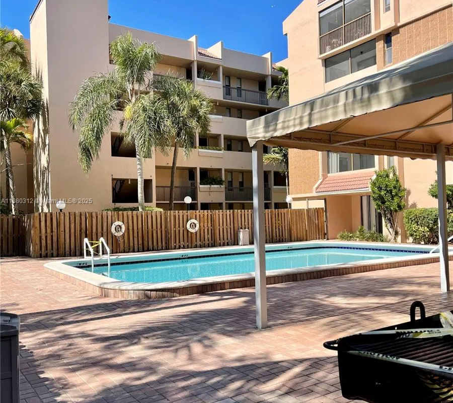 6800 Cypress Rd # 408, Plantation FL 33317