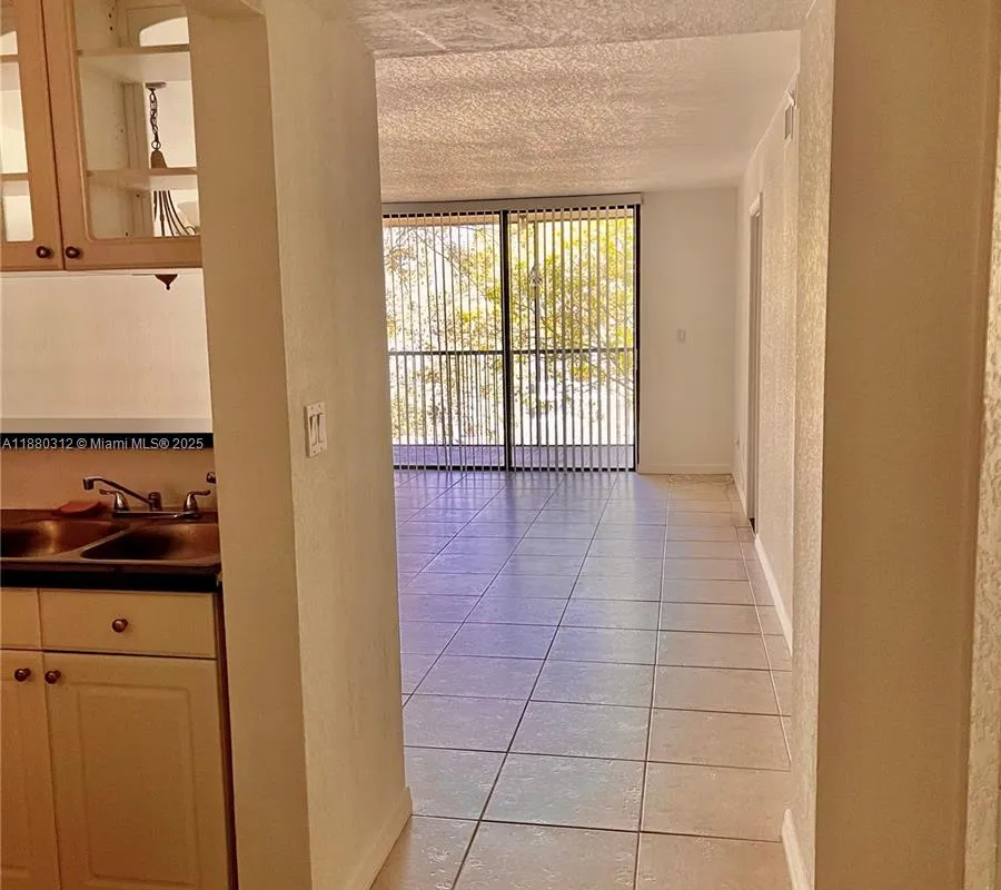 6800 Cypress Rd # 408, Plantation FL 33317