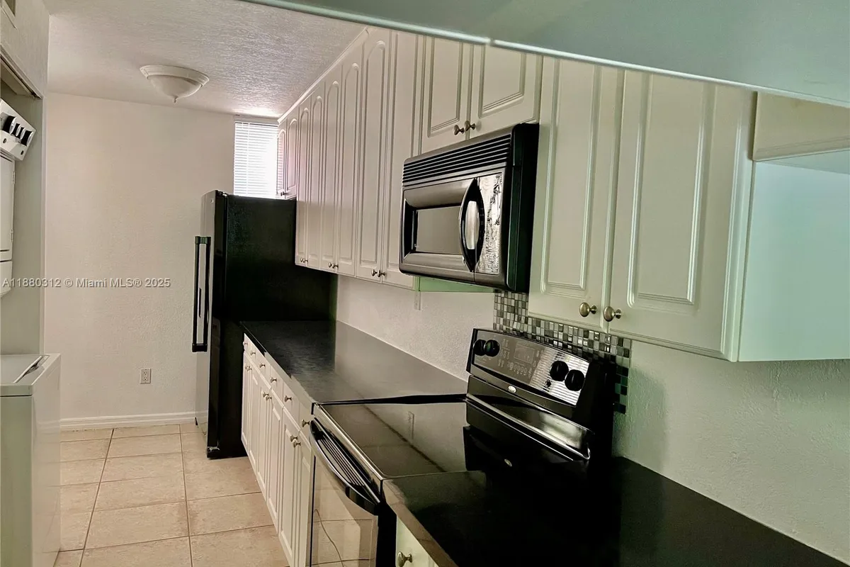 6800 Cypress Rd # 408, Plantation FL 33317