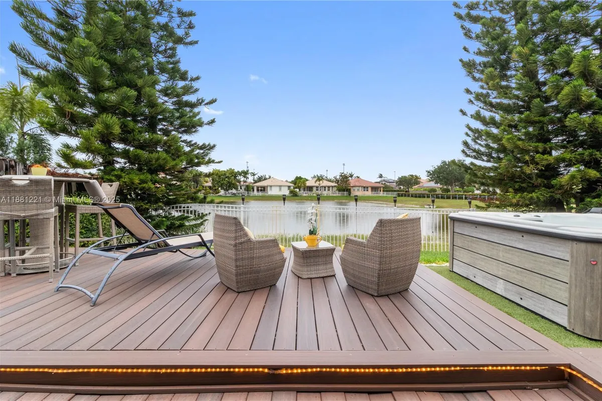 11257 NW 78th St, Doral FL 33178