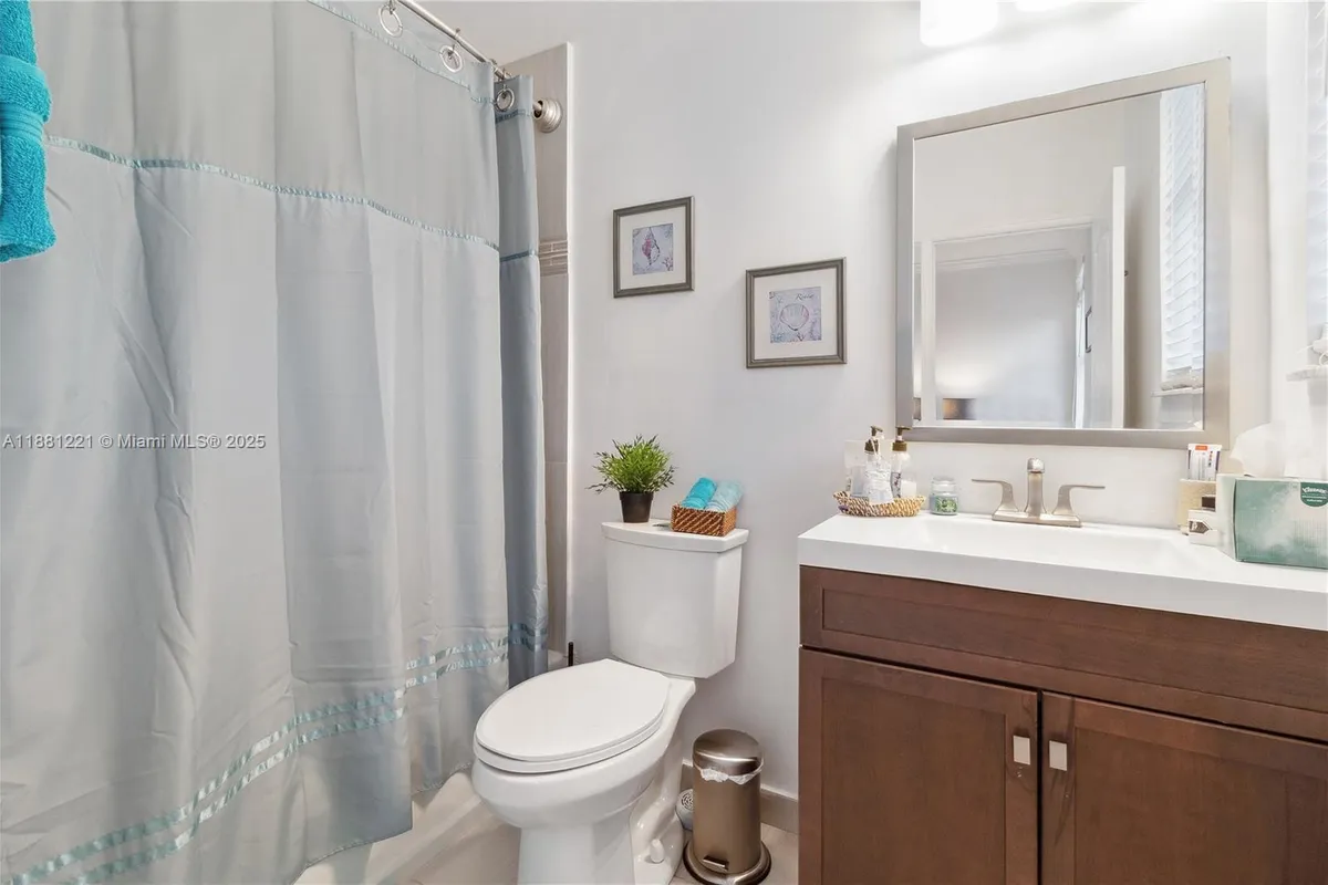 11257 NW 78th St, Doral FL 33178