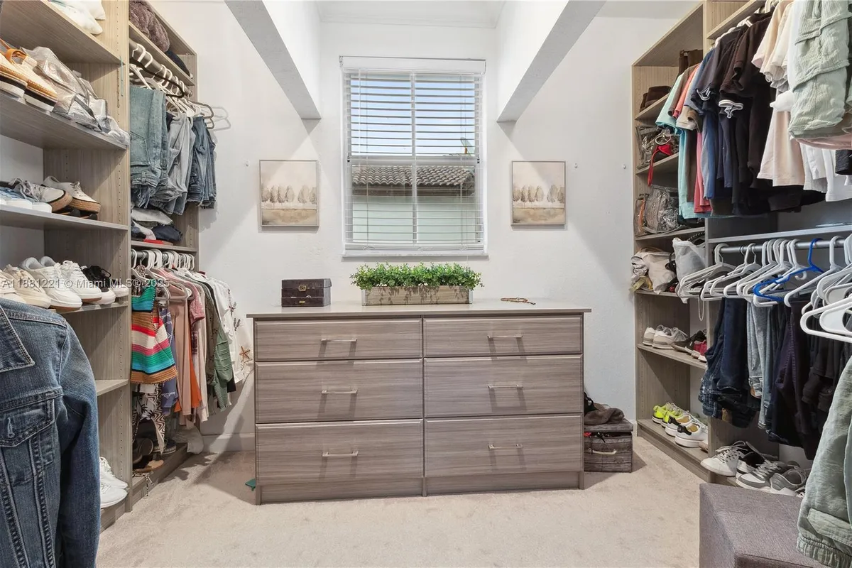 11257 NW 78th St, Doral FL 33178