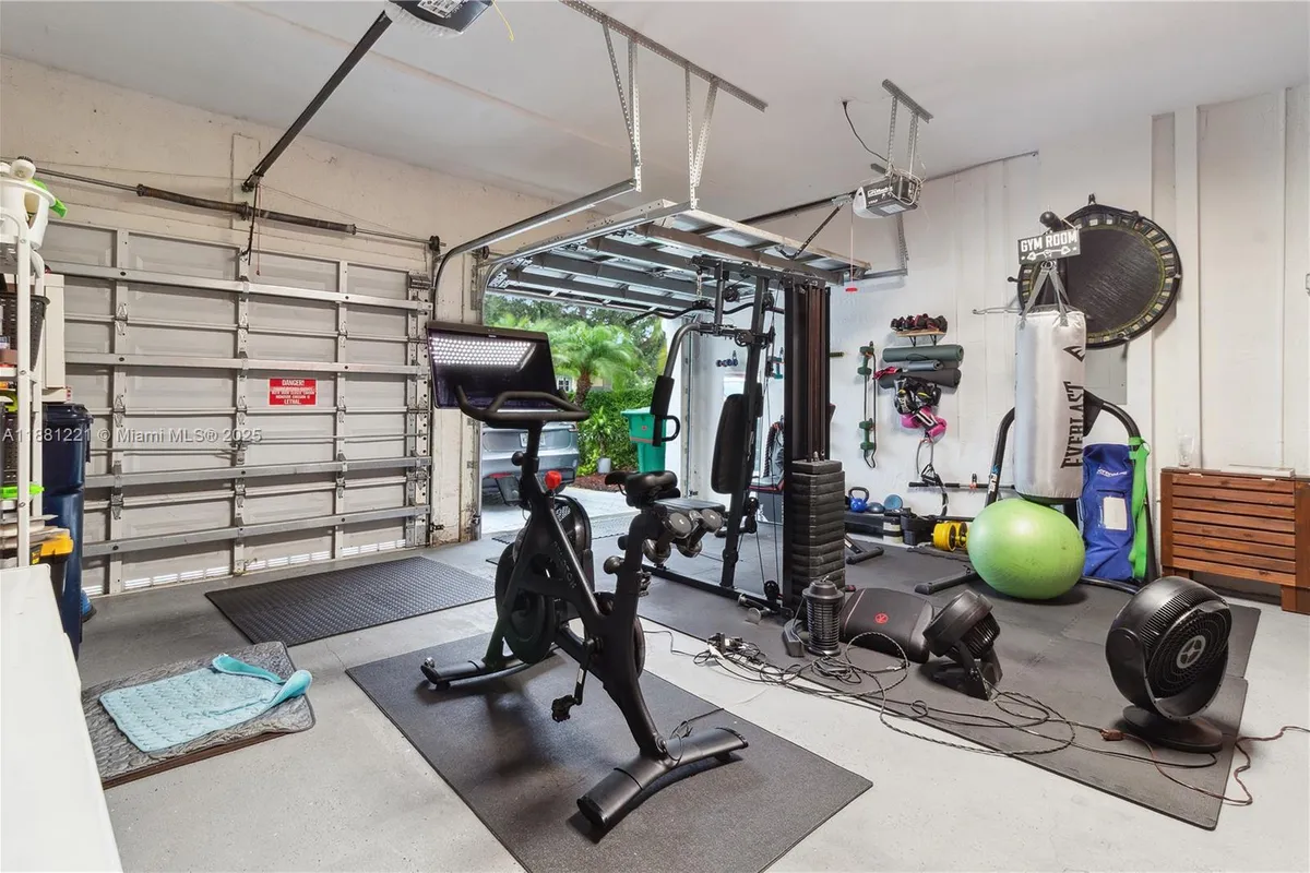 11257 NW 78th St, Doral FL 33178