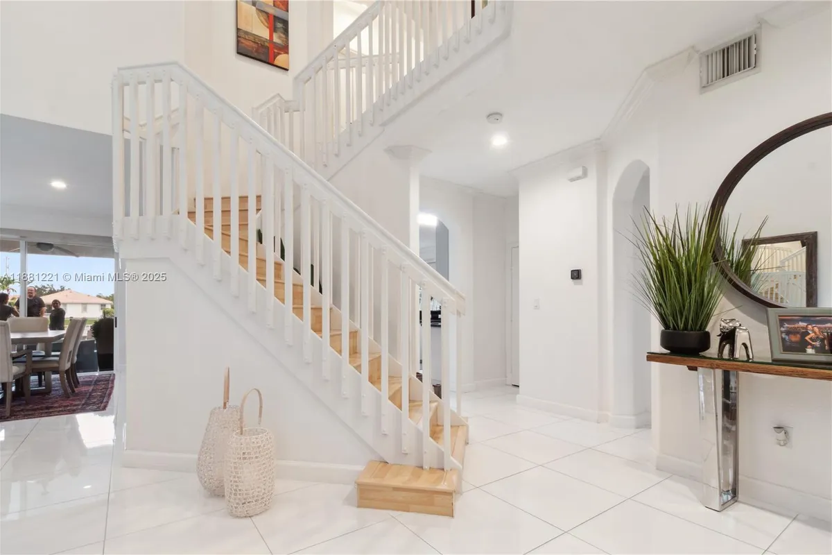 11257 NW 78th St, Doral FL 33178