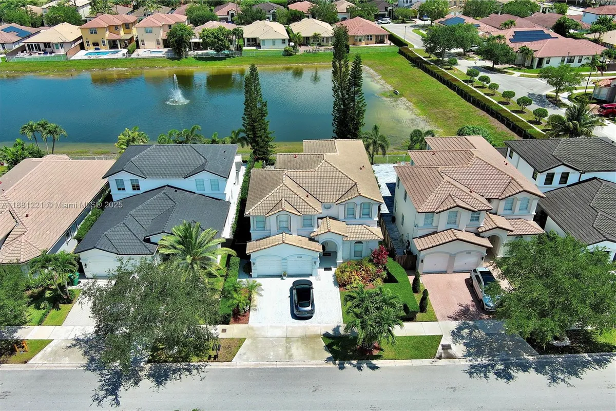 11257 NW 78th St, Doral FL 33178