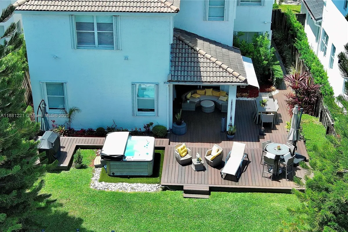 11257 NW 78th St, Doral FL 33178