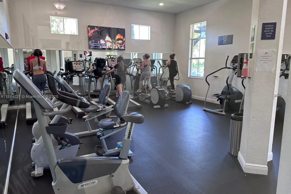 11257 NW 78th St, Doral FL 33178