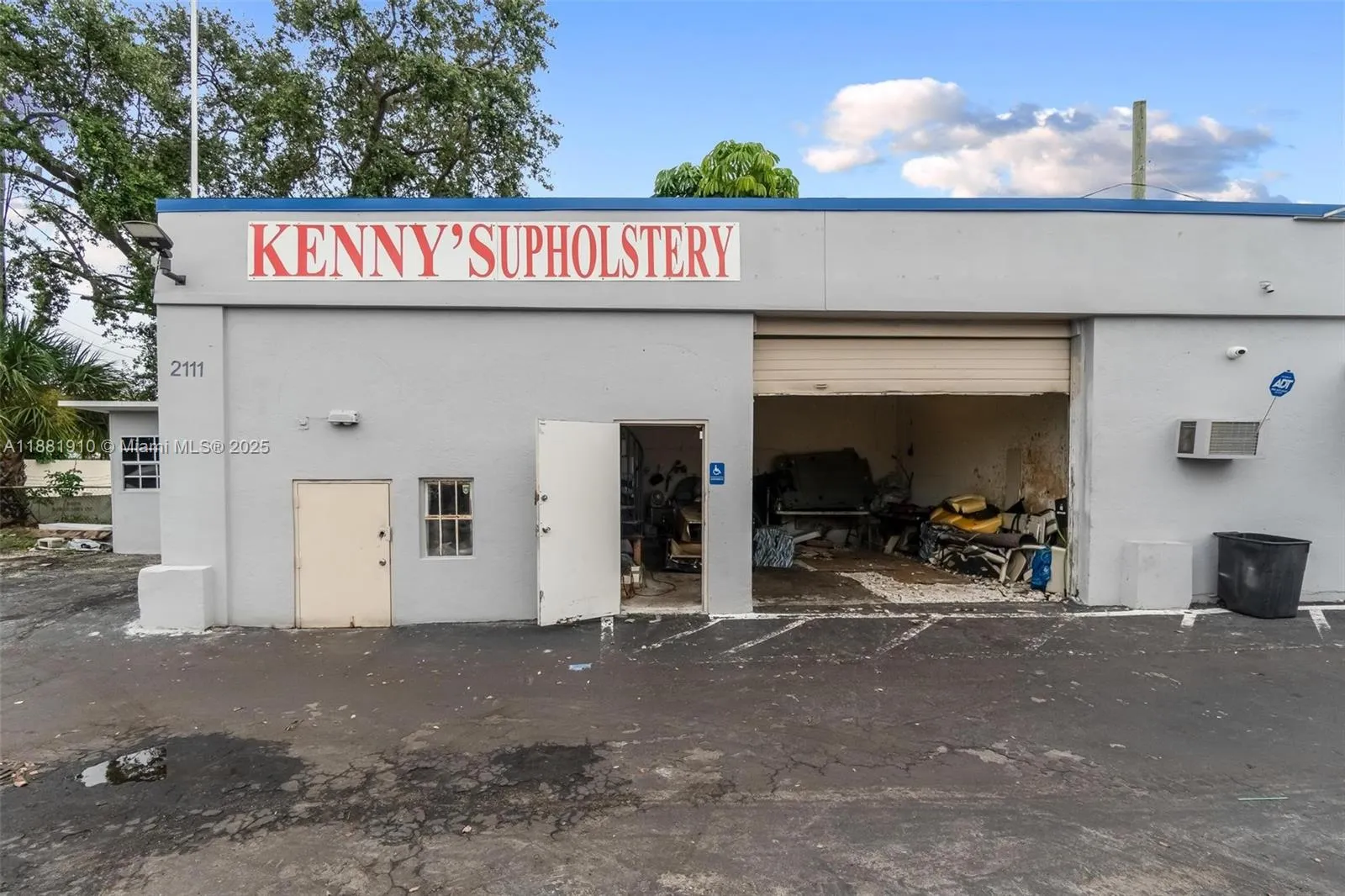 2111 John P Lyons Ln, Pembroke Park FL 33021