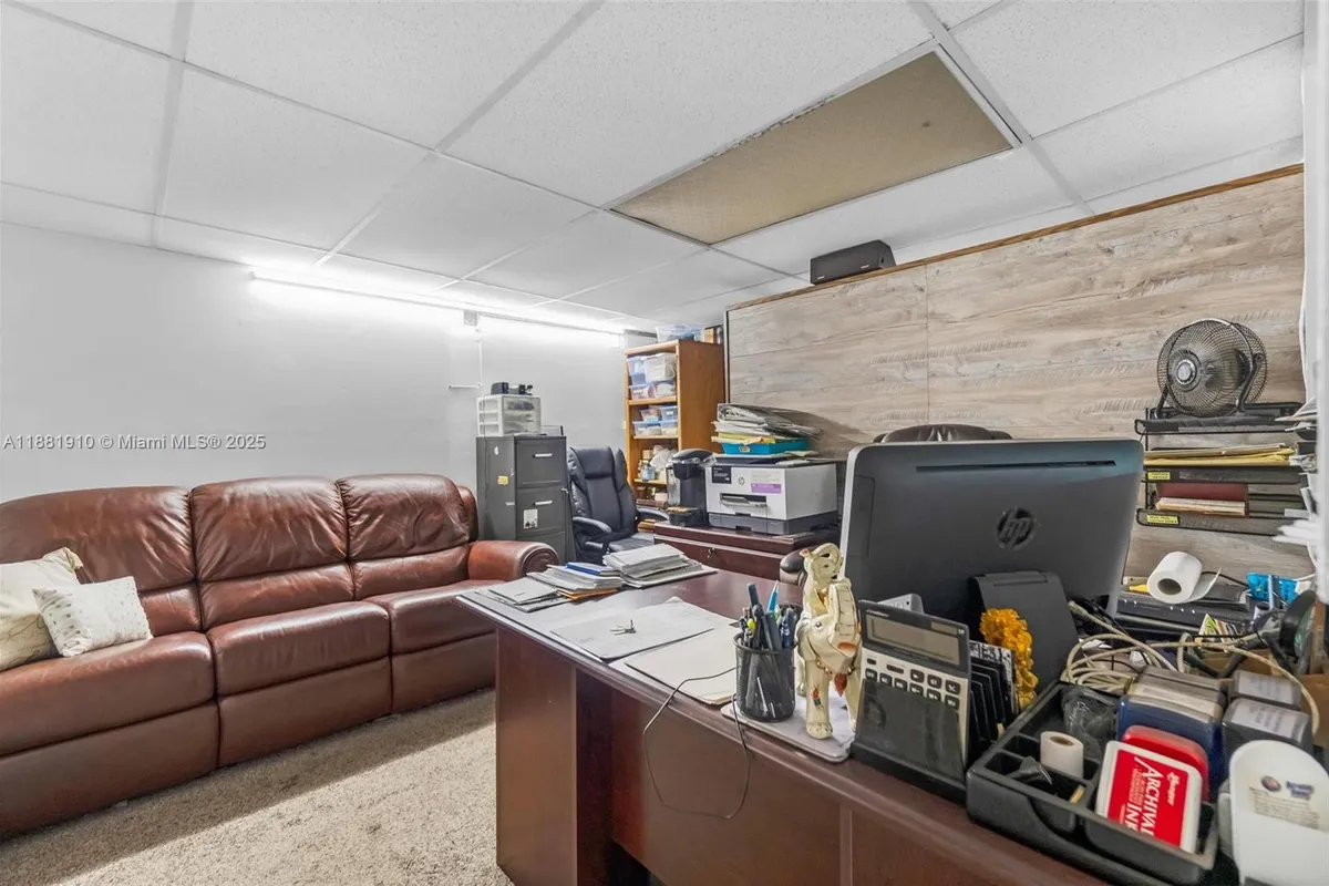 2111 John P Lyons Ln, Pembroke Park FL 33021