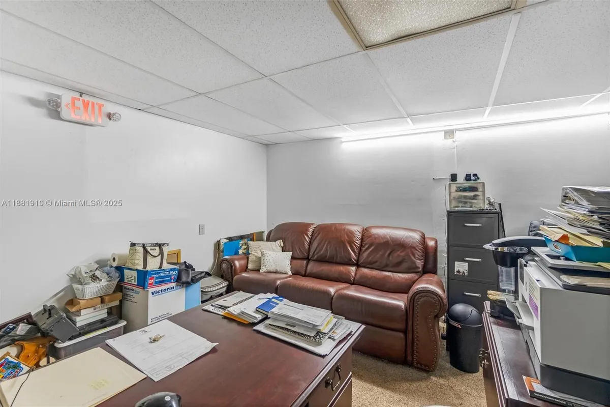 2111 John P Lyons Ln, Pembroke Park FL 33021