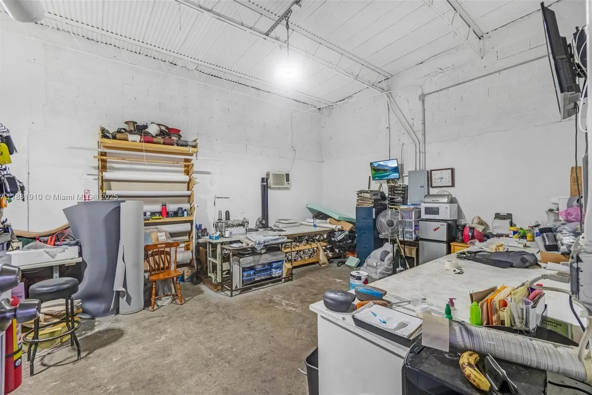 2111 John P Lyons Ln, Pembroke Park FL 33021