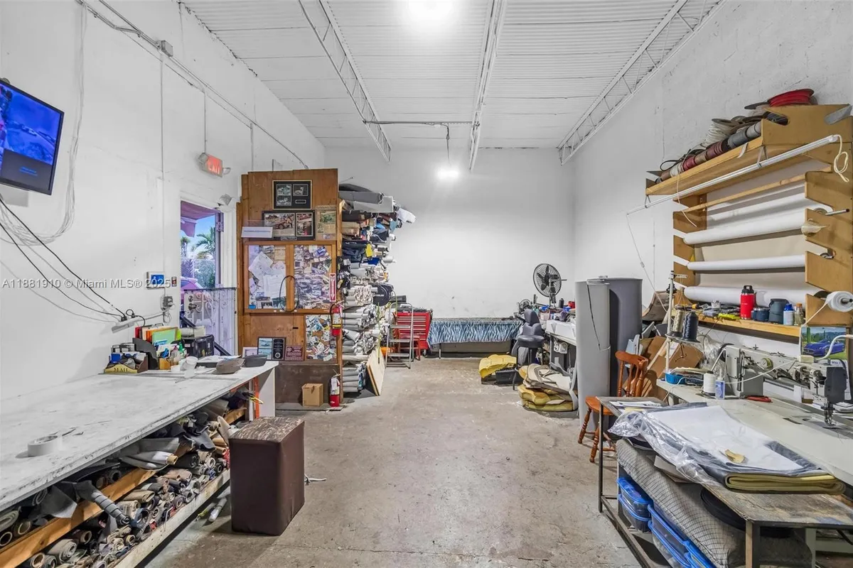 2111 John P Lyons Ln, Pembroke Park FL 33021